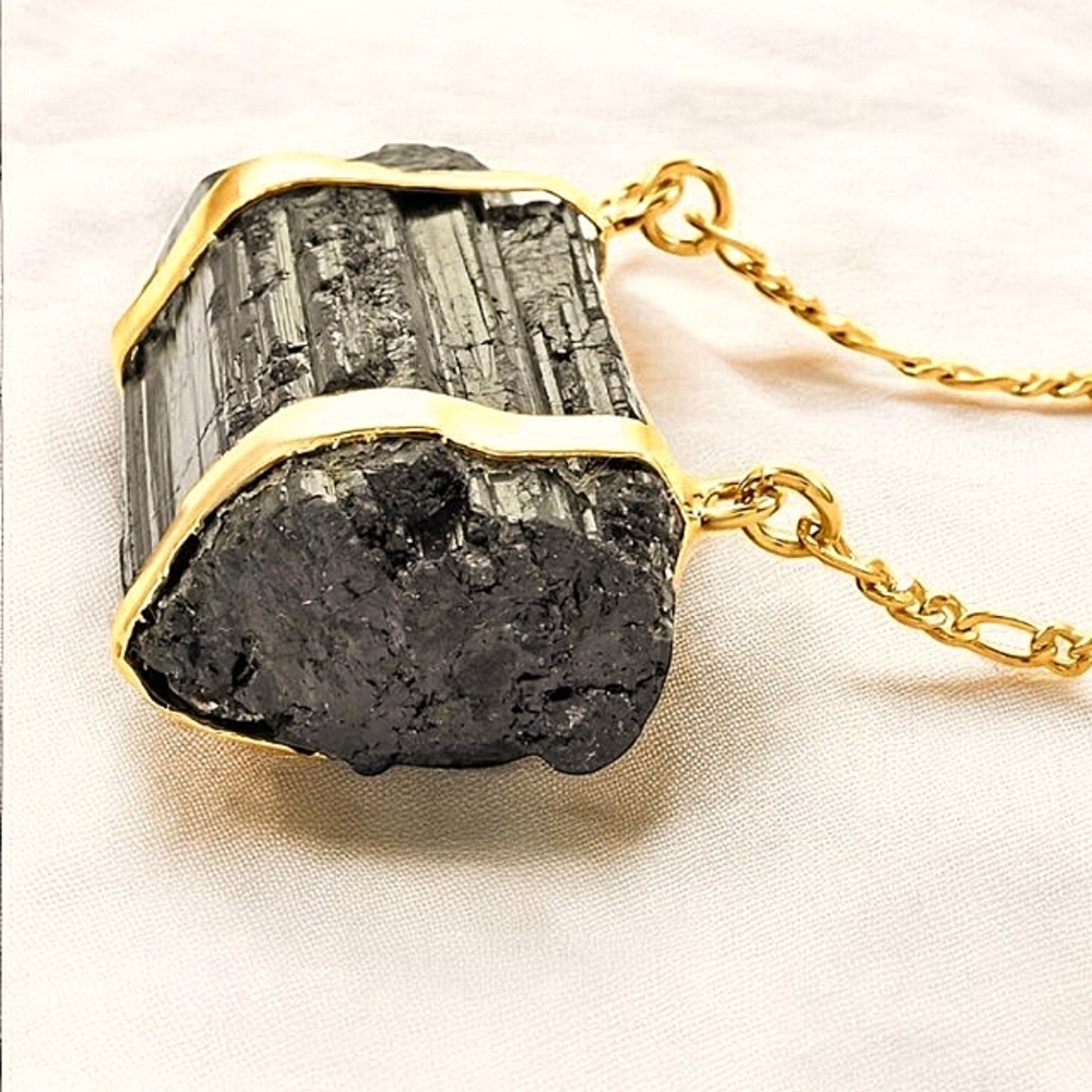 Tourmaline Necklace 32-34 Inches in Goldtone 82.85 ctw - Picture 3 of 4